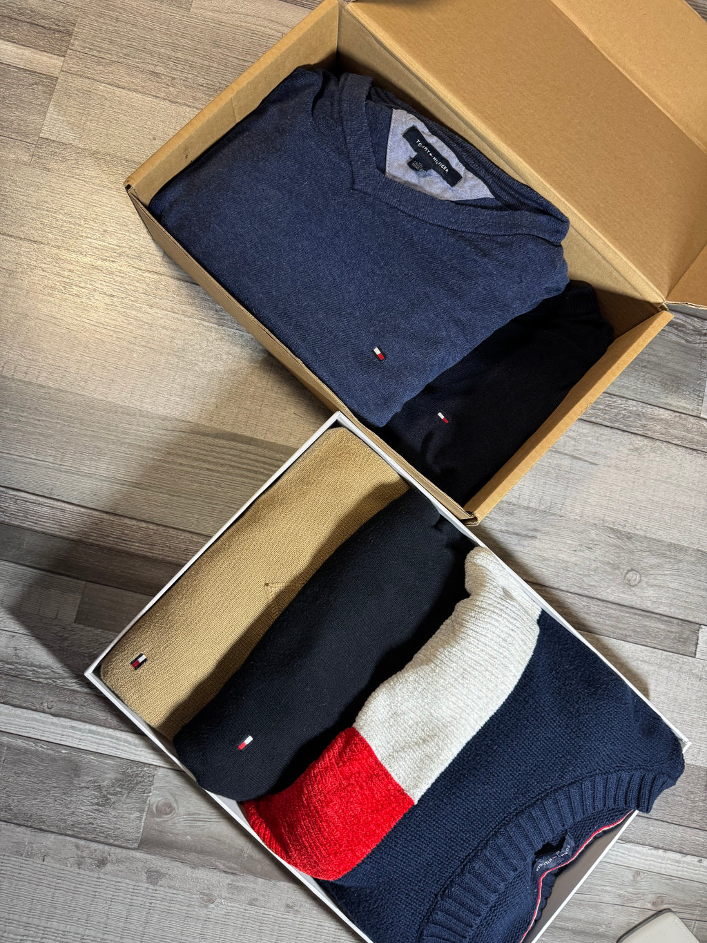 Tommy Hilfiger svetry