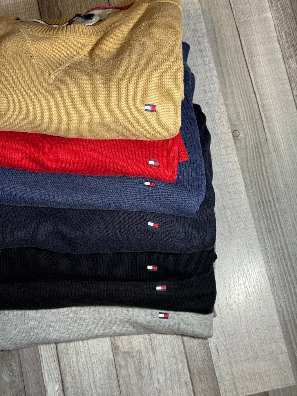 Tommy Hilfiger svetry